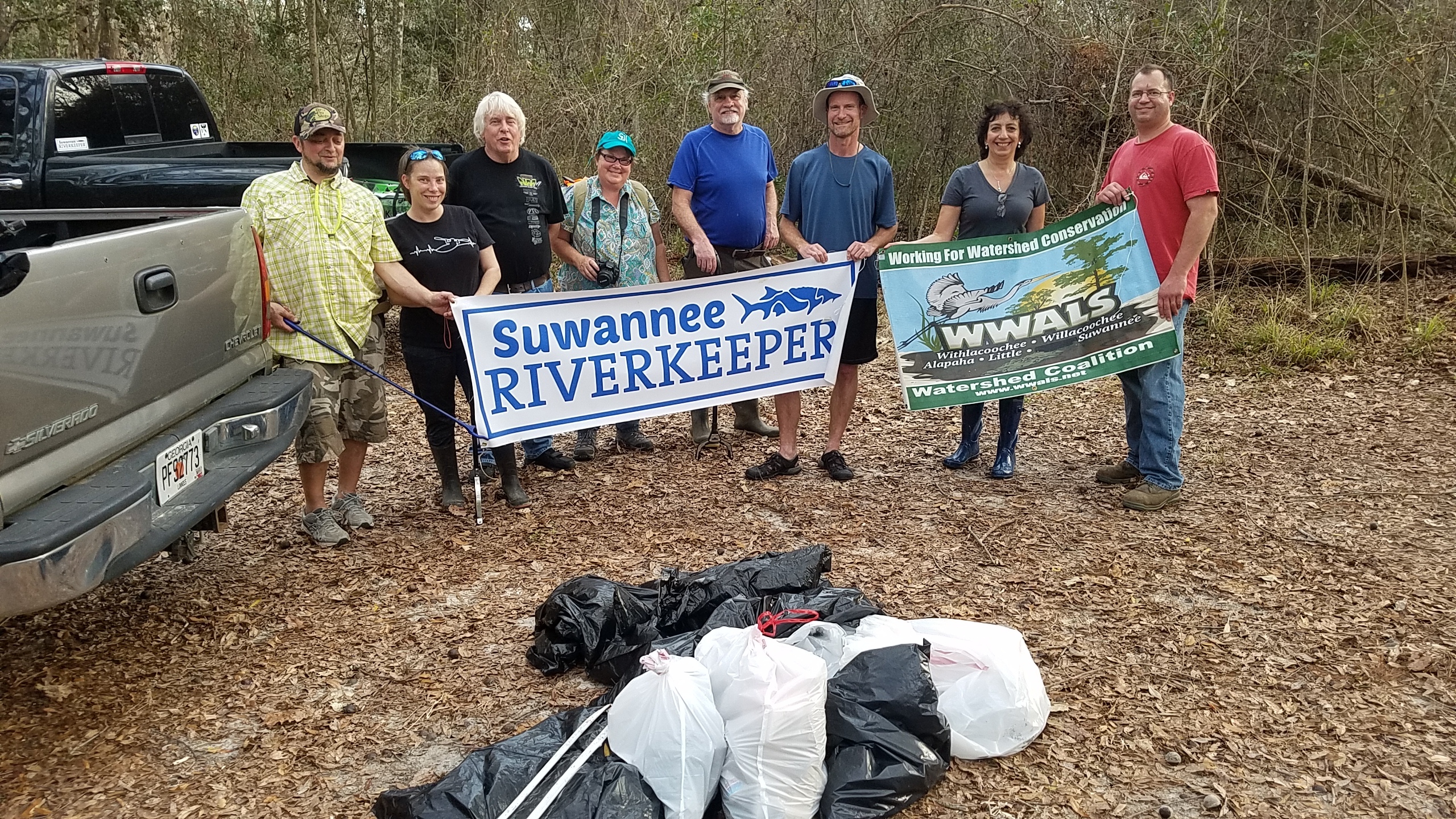 Trash and banners, Scott Jay, Sara Jay, Phil Hubbard, Julie Bowland, Tom Potter, ?, Beatriz Potter, Bobbie McKenzie, 16:48:42, 30.4142, -83.1595