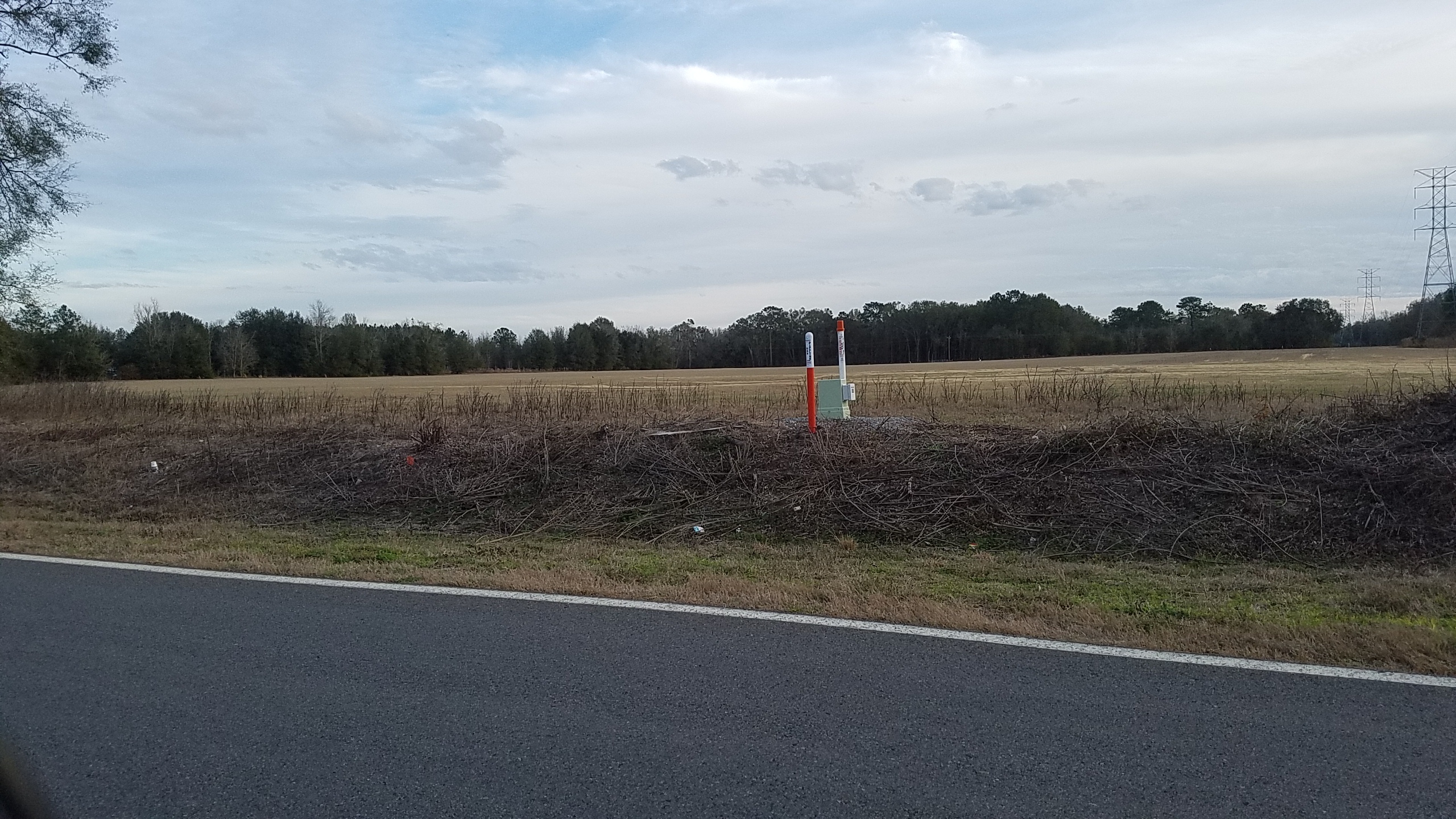 S. on Sabal Trail fracked methane pipelne, SW CR 143, 17:27:35, 30.4208426, -83.1805095