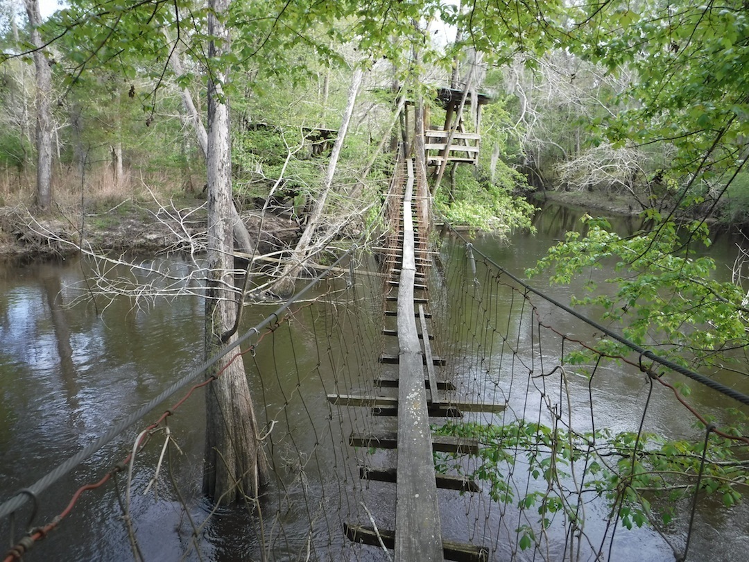 Swing bridge