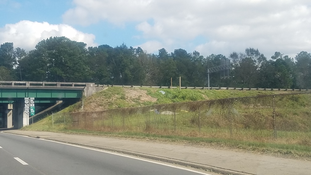 Road sign blown down, 15:33:16, 31.5798242, -84.1134943