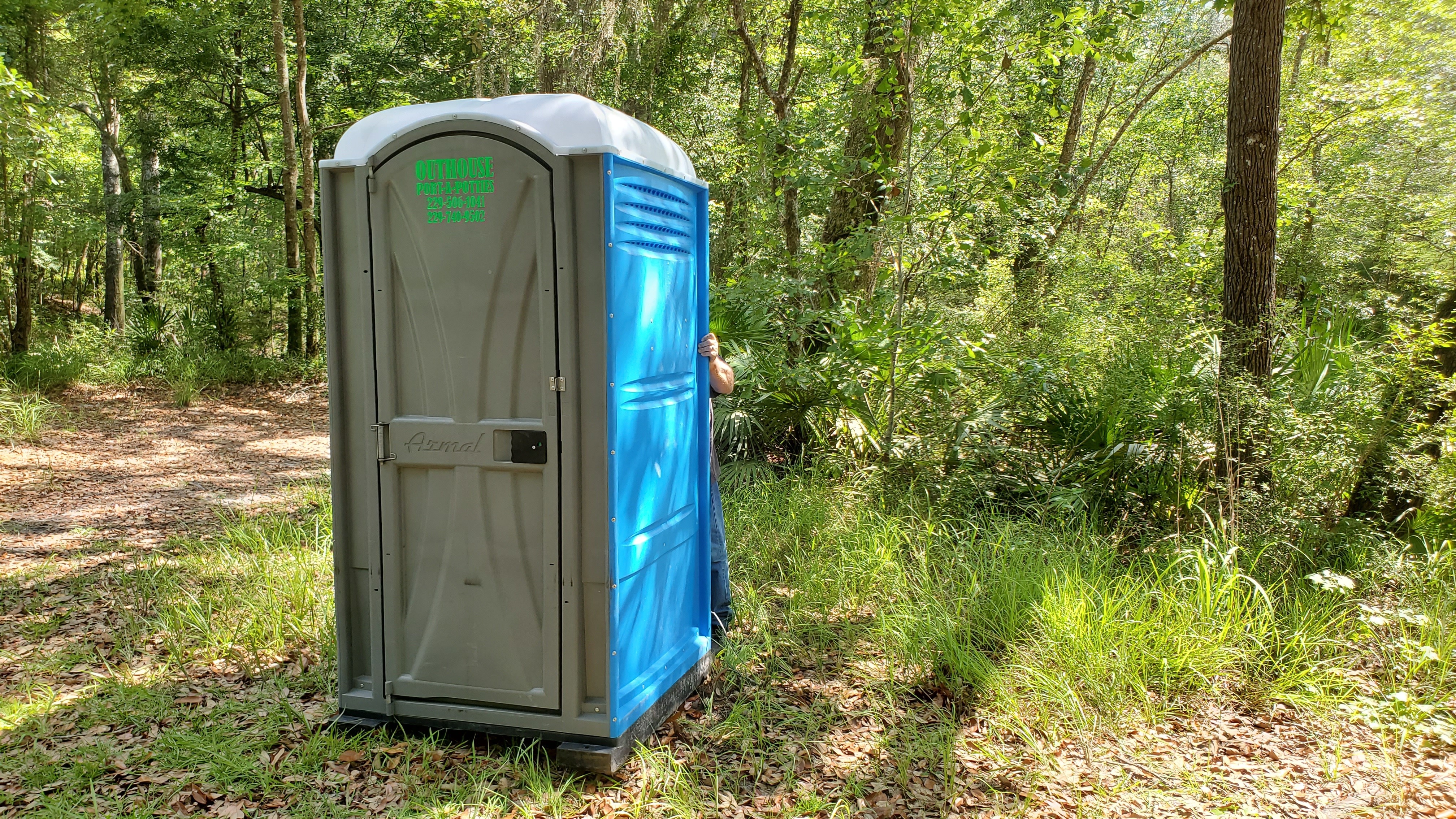 The port-a-potty, 16:11:07, 30.8158482, -83.4248496