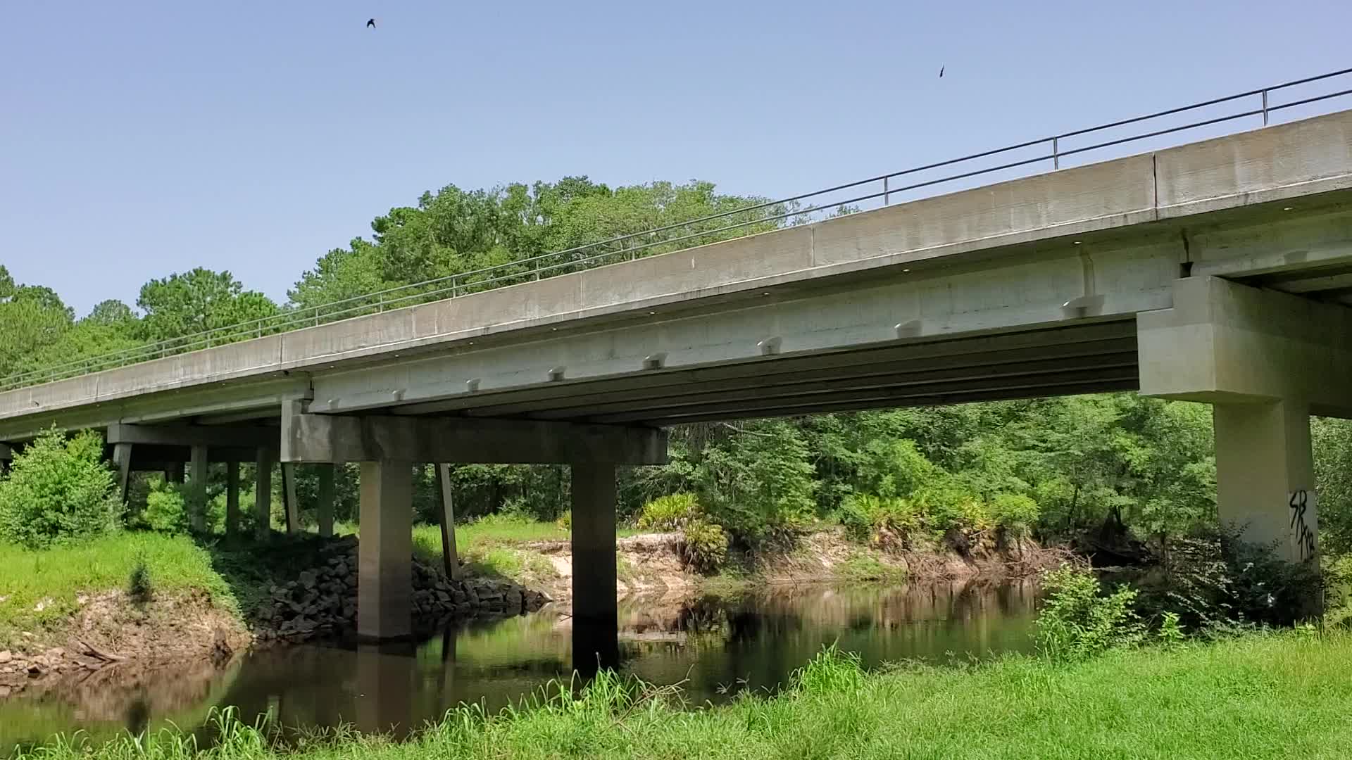 Movie: Around Hagen Bridge Landing (16M)