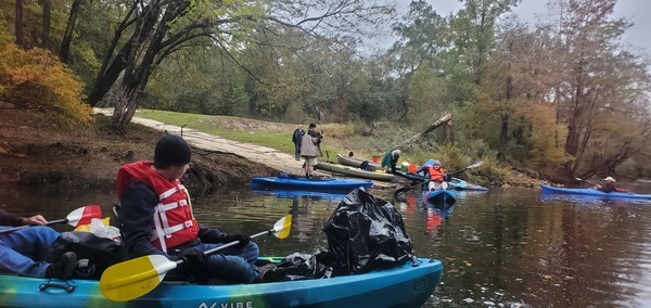 [Getting in boats, 11:42:23, 30.6747251, -83.3943914]