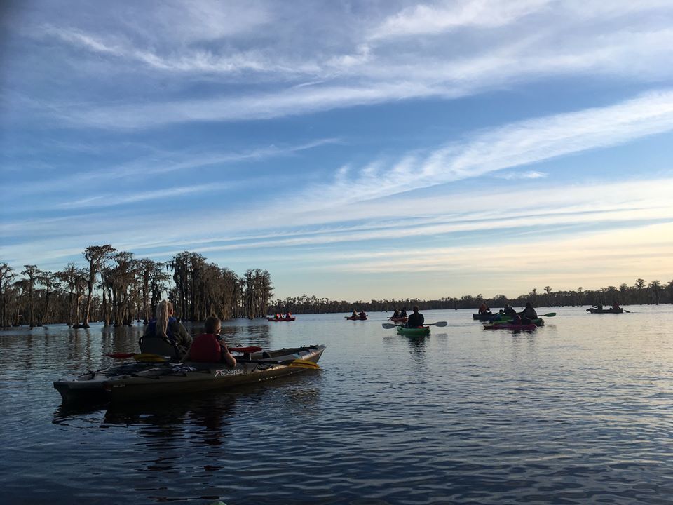 Many paddlers