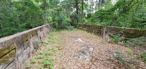 Concrete roadway, 11:27:21