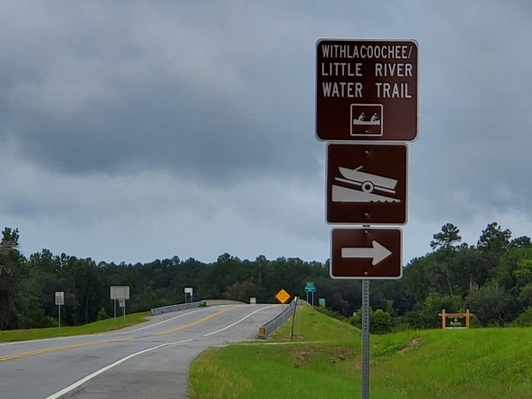 [Withlacoochee & Little River Water Trail sign, 10:40:50, 30.6392174, -83.3107590]