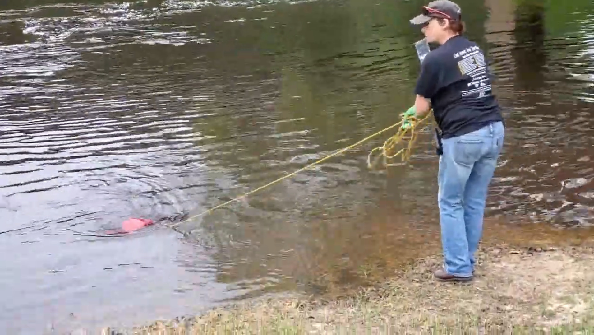 Suzy Hall sampling at Nankin Boat Ramp 2020-04-18