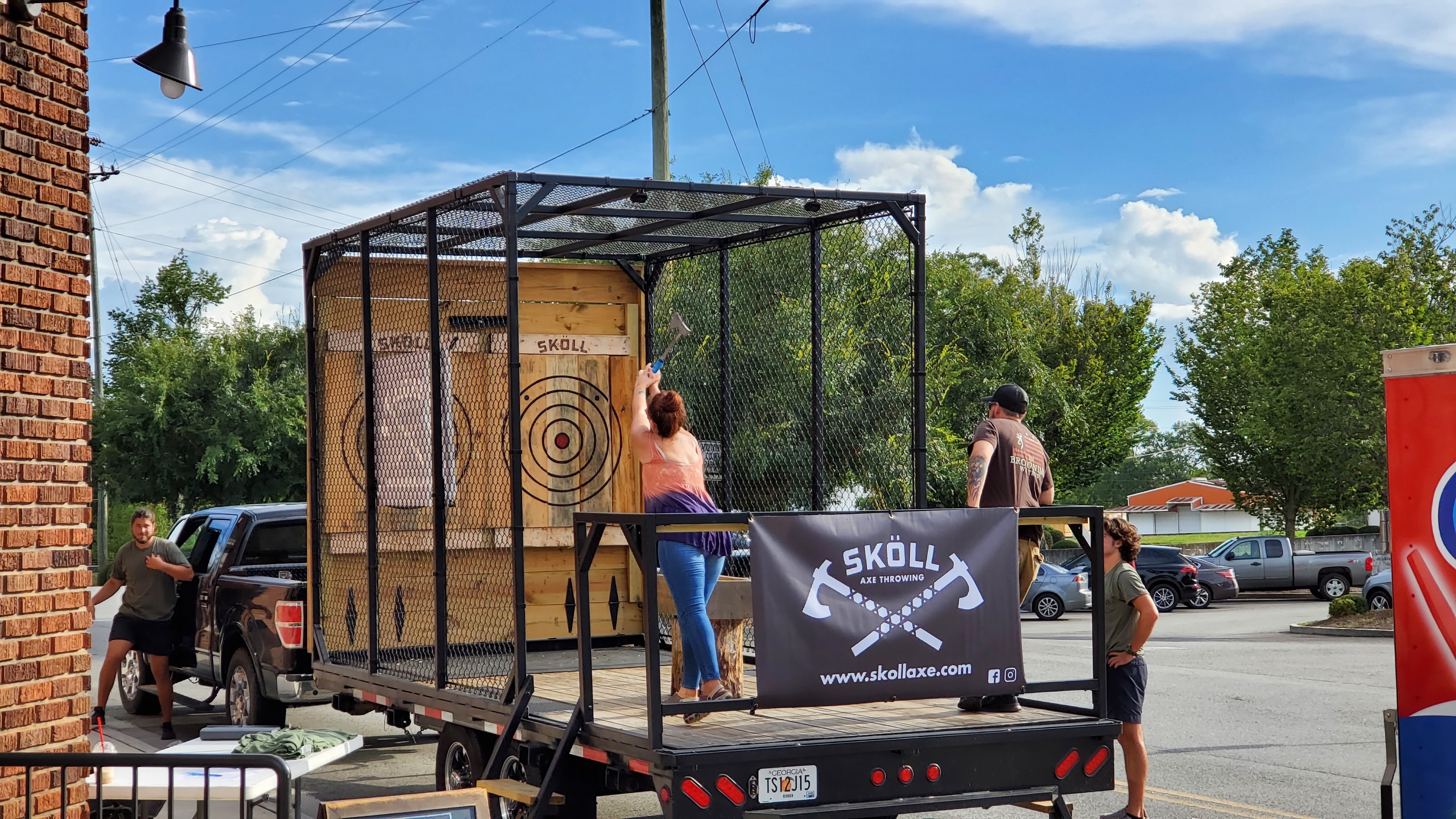 Skoll axe throwing