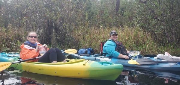 Helen and Shelby lunching in boats, 12:44:24