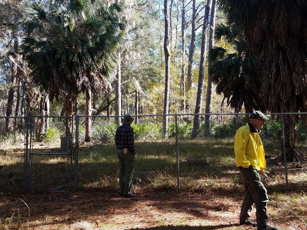 Photo: John S. Quarterman, of cemetery, Billys Island 2016-12-10