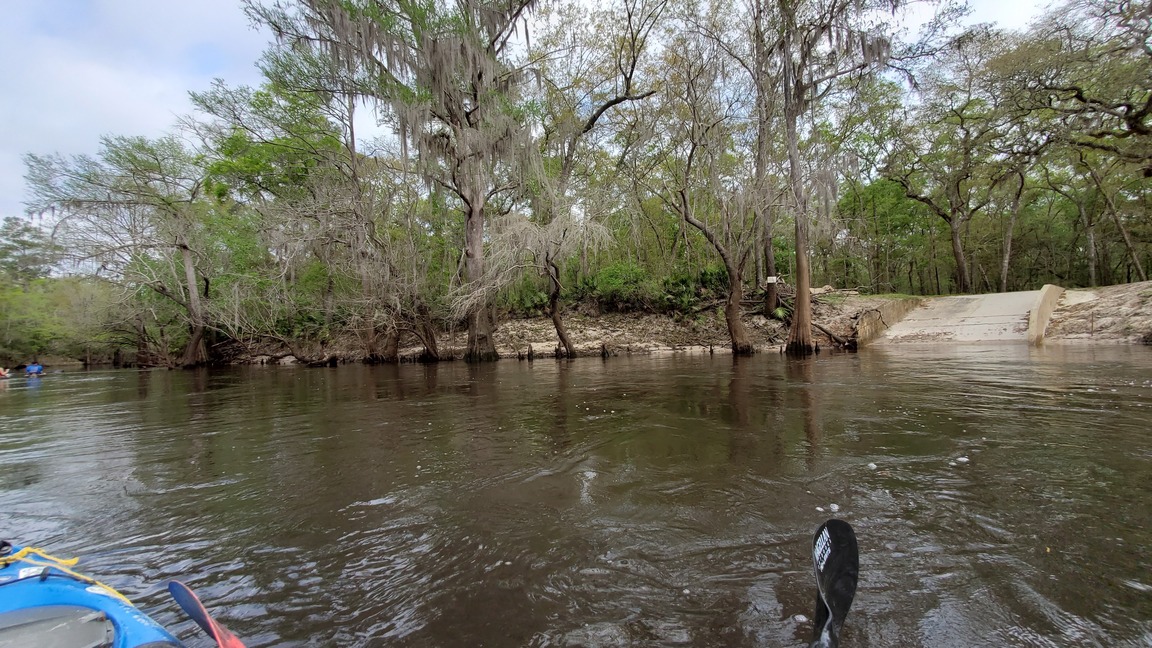 Paddlers ahead of Deloach Private Boat Ramp, 11:04:01, 30.8376219, -83.3701716