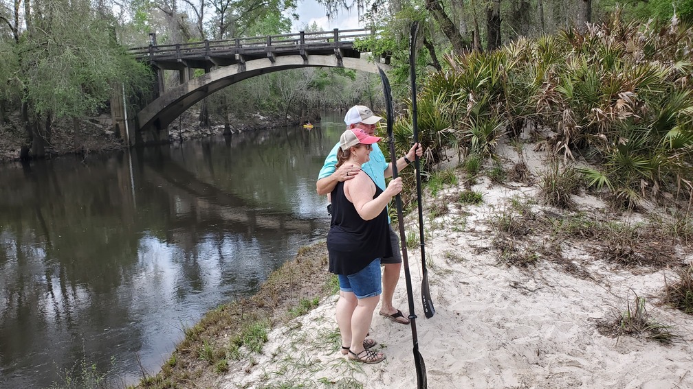 Couple at Spook Bridge, 14:51:26, 30.7893951, -83.4514575