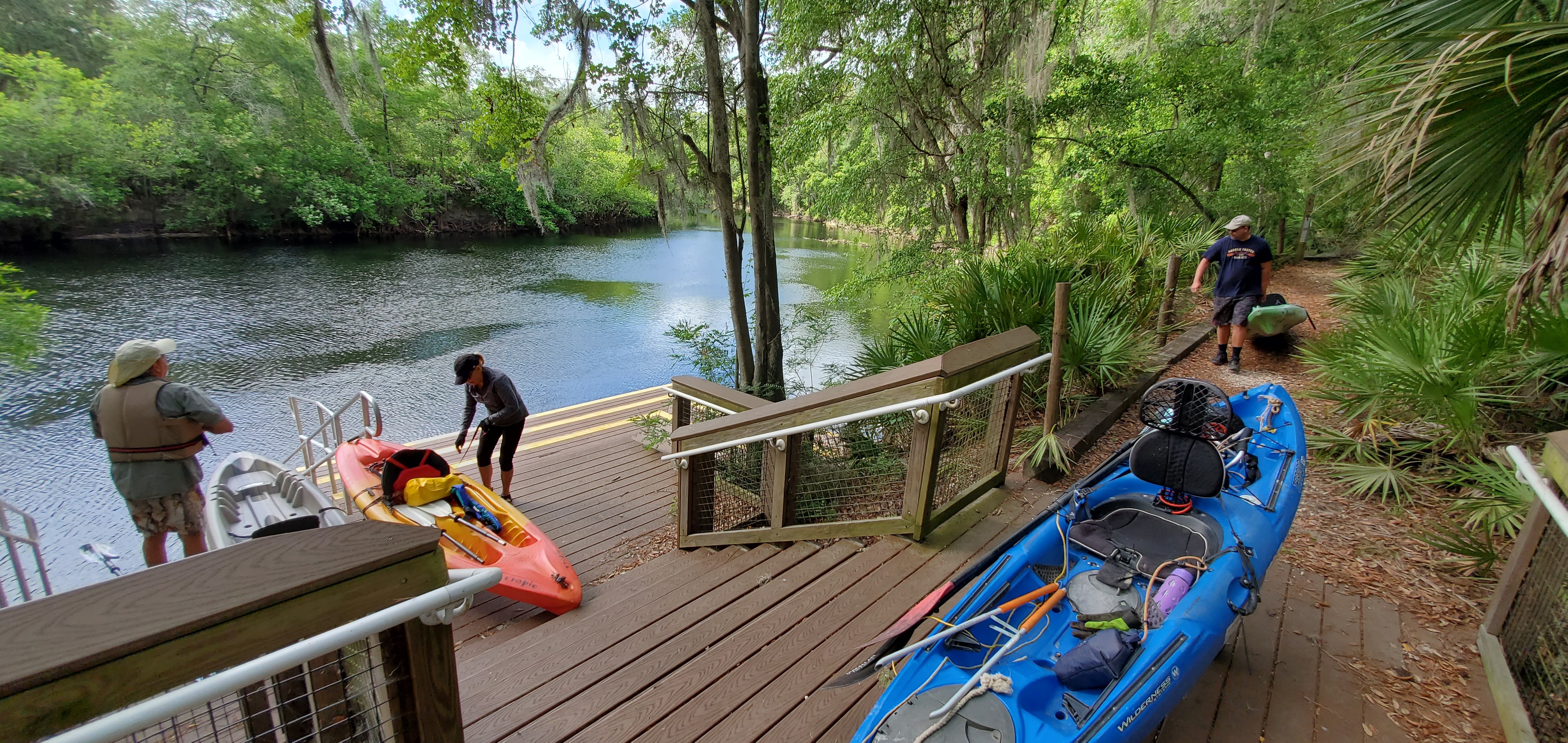 Getting ready at the water, 10:24:19, 30.3538805, -82.6868546