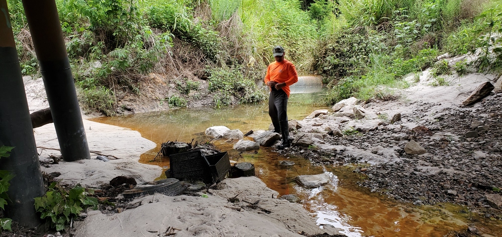 Especially nasty water coming out here, 10:40:31, 30.8525680, -83.3149180