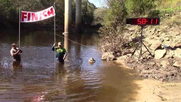 Movie: Finish line with Blondie dog (3.6M)