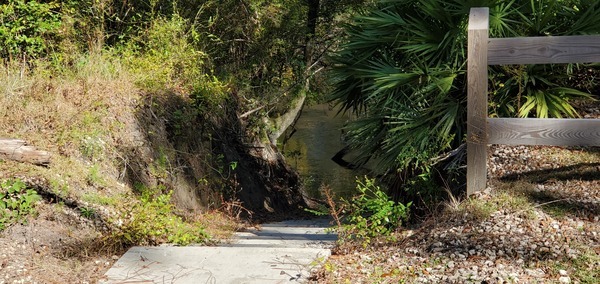 Down the steps to the Alapaha River, 14:01:41, 30.5798877, -83.0391471