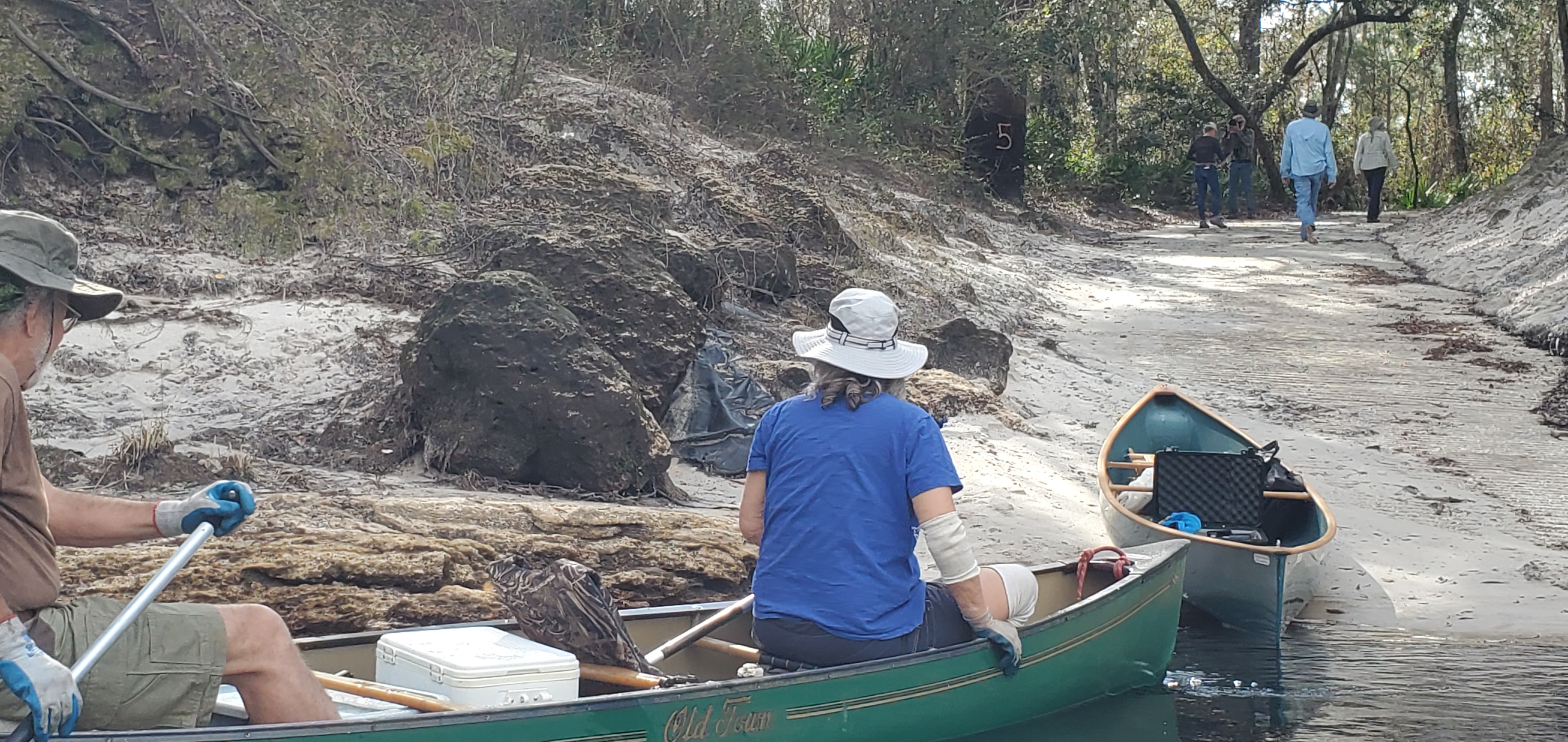 Boats and walkers, 13:46:49, 30.5245240, -82.7279590