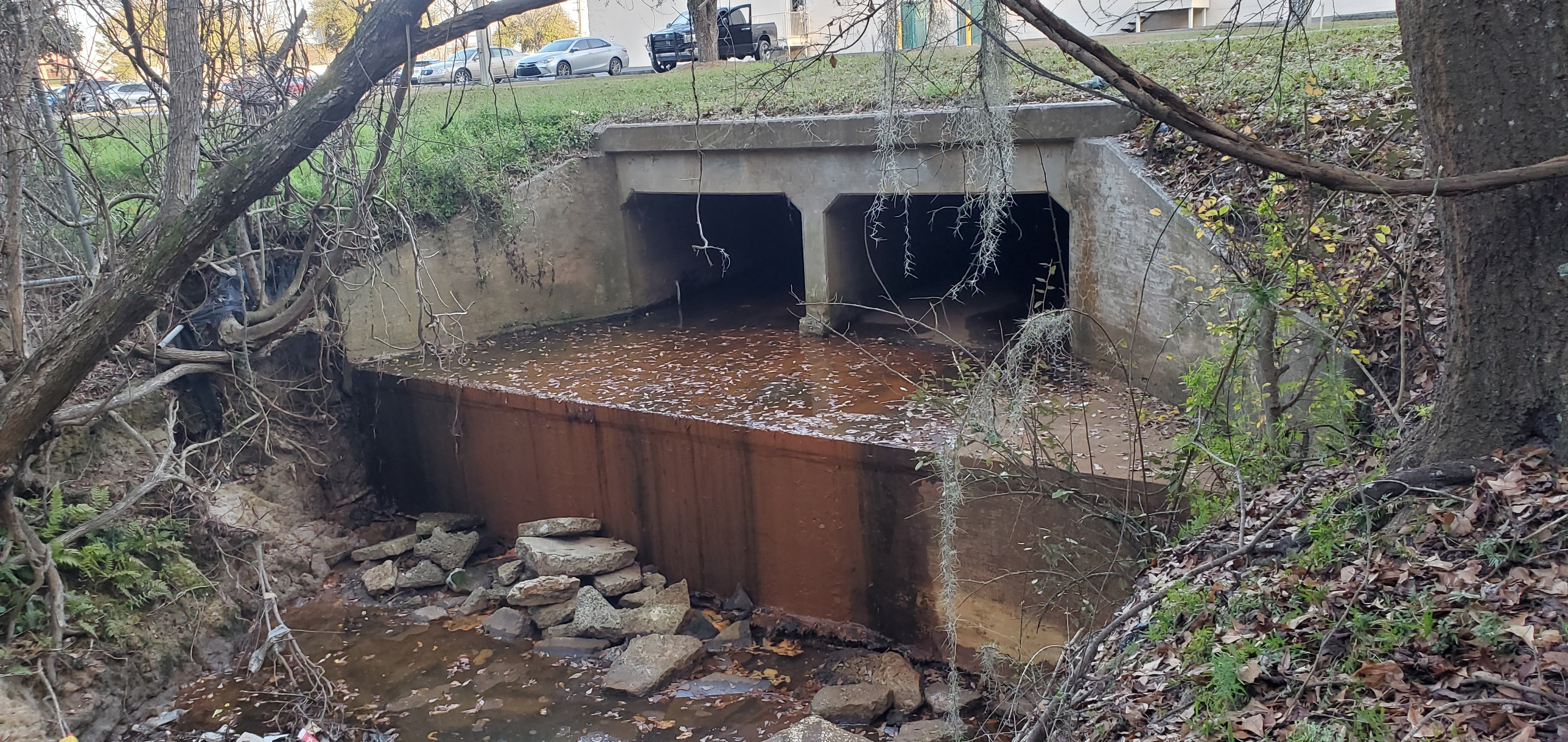 Closeup downstream bridge, 17:24:59, 30.8759015, -83.2944199