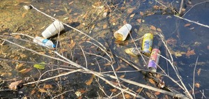 [Plastic bottles, cans, Raid, 15:48:39, 30.8626336, -83.3186224]