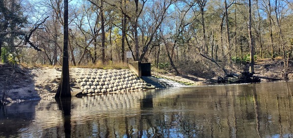 [Clean outfall, Valdosta Withlacoochee Wastewater Plant, 11:08:04, 30.8362546, -83.3593164]