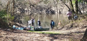 [Lunching by the river, 13:02:20, 30.8159770, -83.4246330]