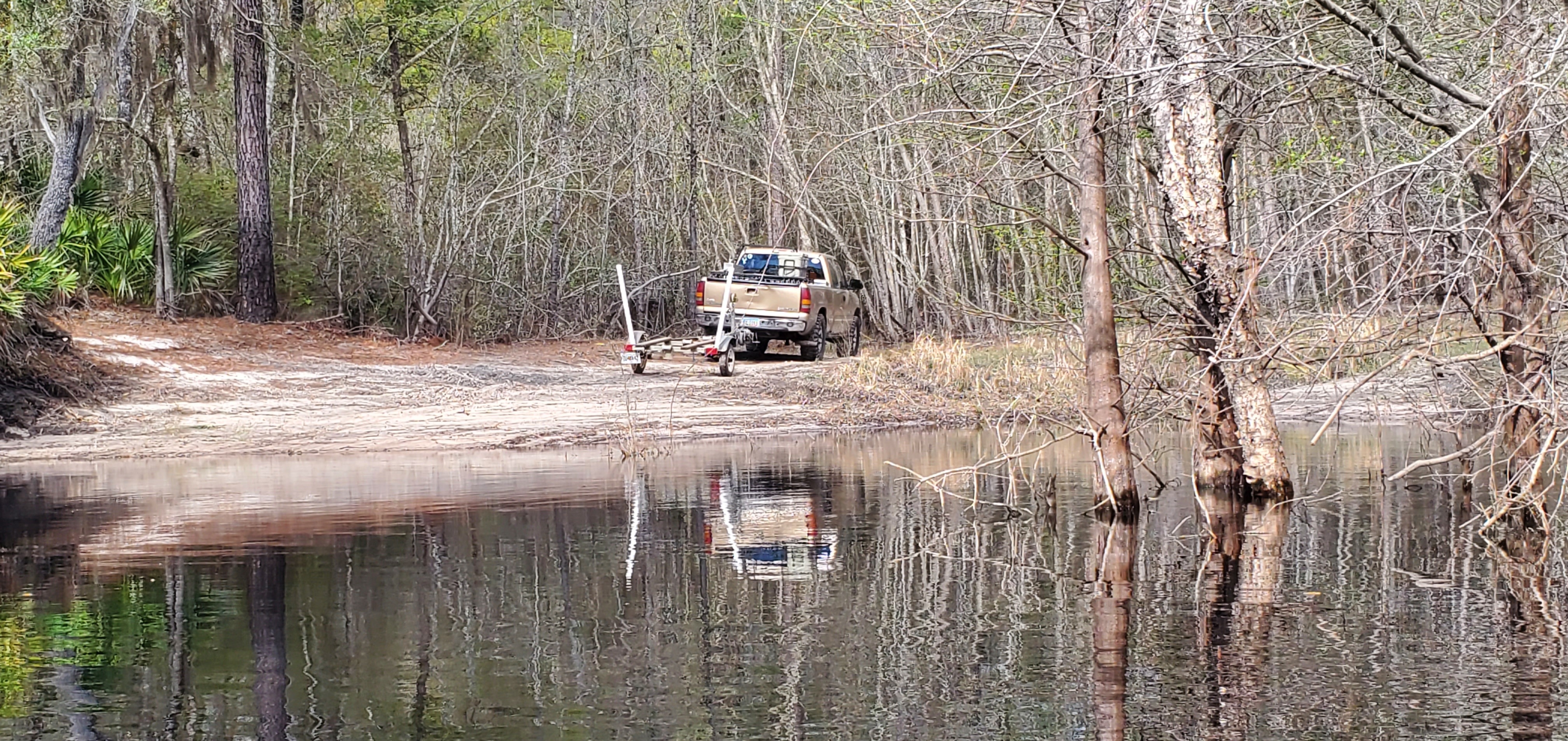 Superior Pine Products Private Landing, right bank, 10:09:59, 30.6794368, -82.5628164