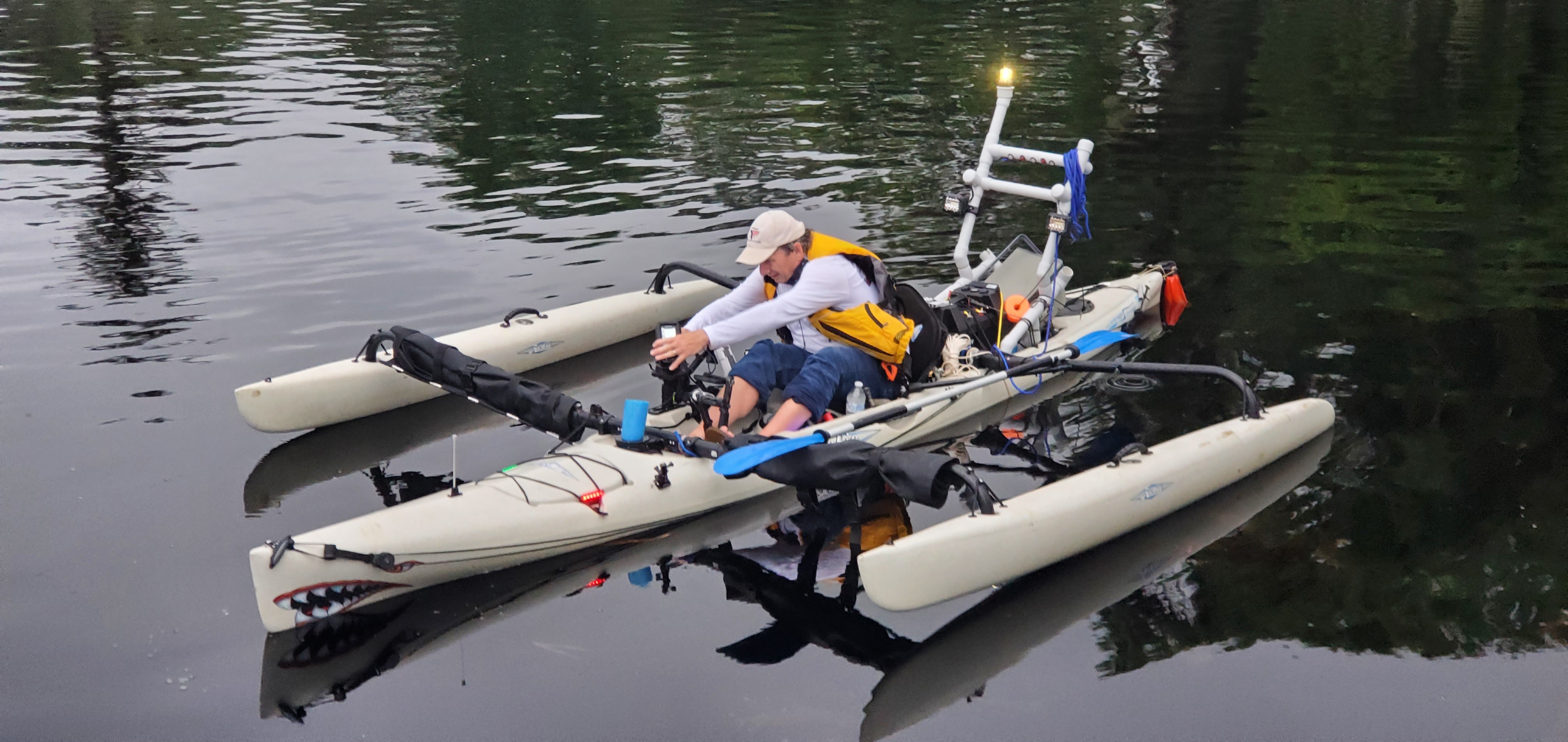 Pontoon kayak