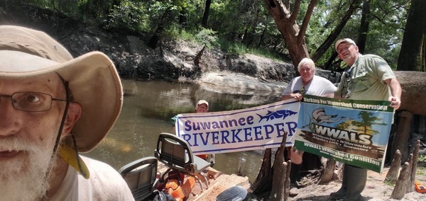 [Suwannee Riverkeeper, WWALS boat, Jesse Cole, Phil Hubbard, Phil Royce, 13:27:20, 30.8448896, -83.3475874]