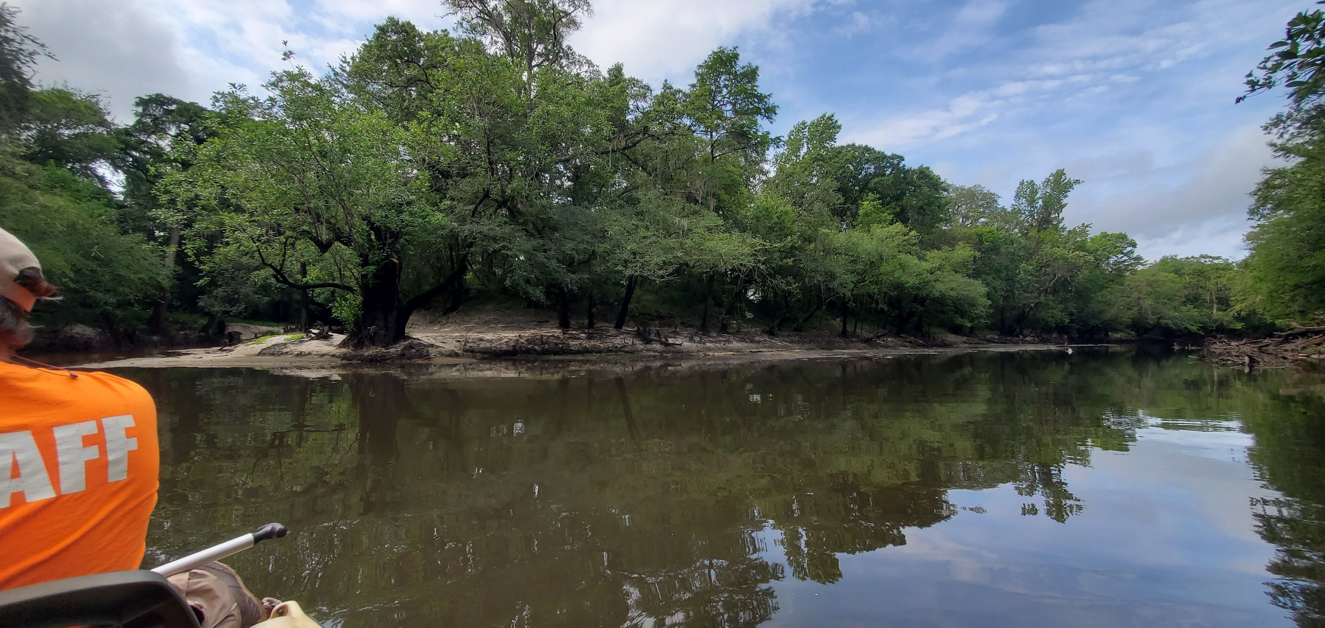 Withlacoochee River coming in left, continuing right, 10:00:49, 30.8471068, -83.3479241