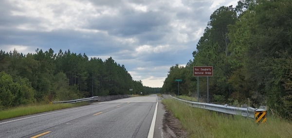 Ray Daugharty Memorial Bridge over Sweet Water Creek, southbound, 16:35:18, 30.7164526, -82.4951458