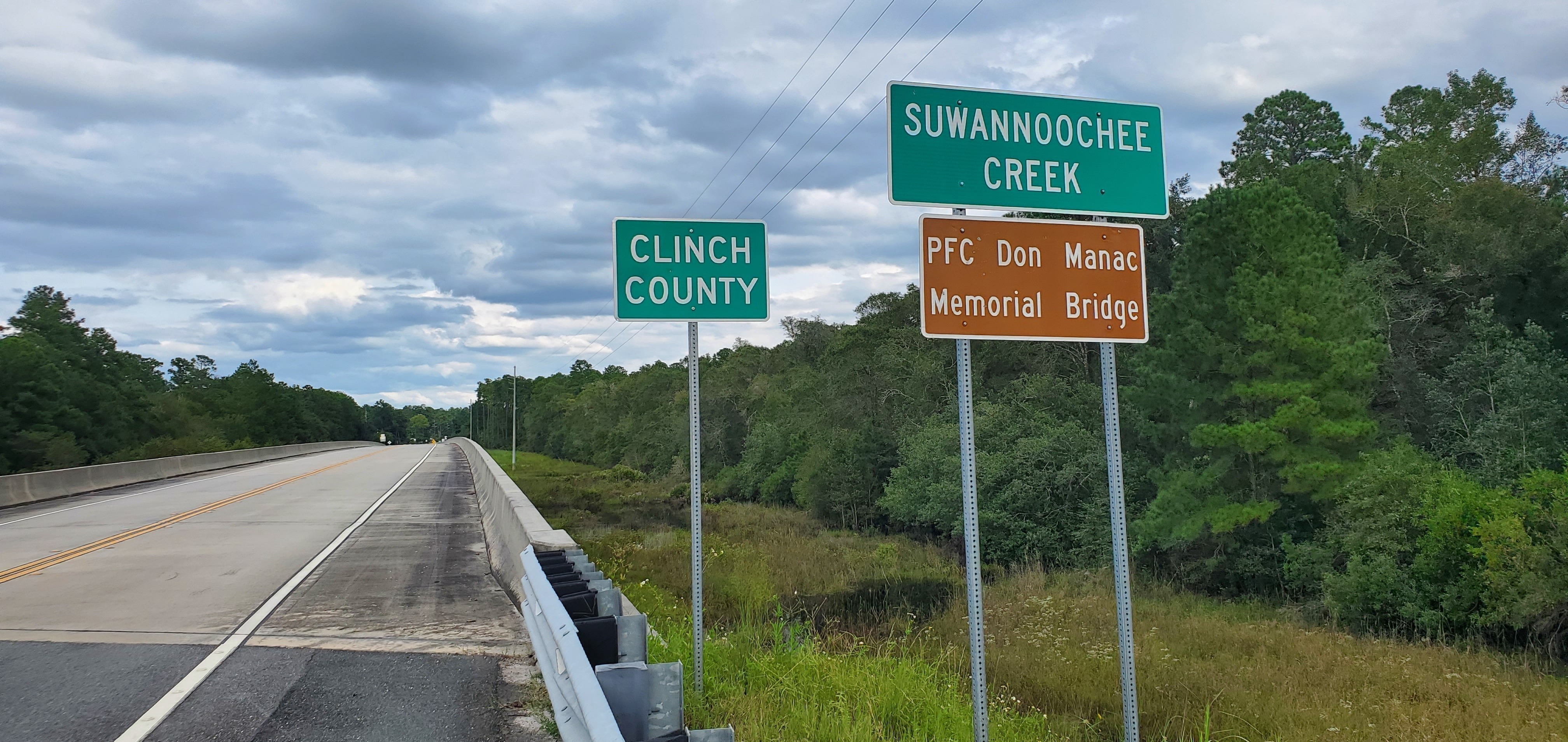 Clinch County, Suwannoochee Creek, PFC Don Manac Memorial Bridge, GA 94, eastbound, 16:49:53, 30.6825795, -82.5843364