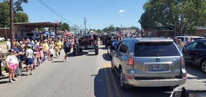 [Tractors and spectators]