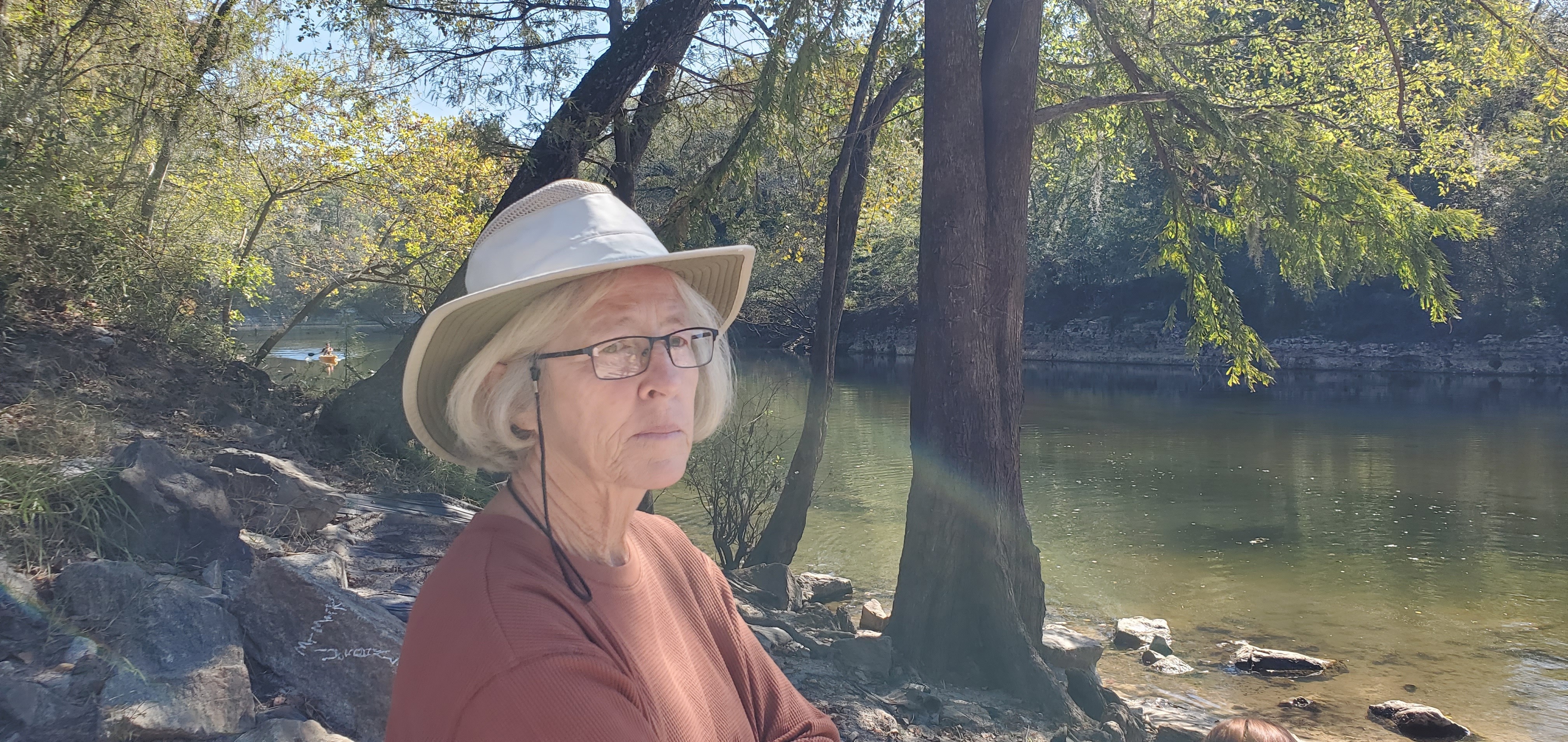 Shirley Kokidko worrying as Andrew Jacobson paddles in, 12:49:23, 30.6357429, -83.3111543