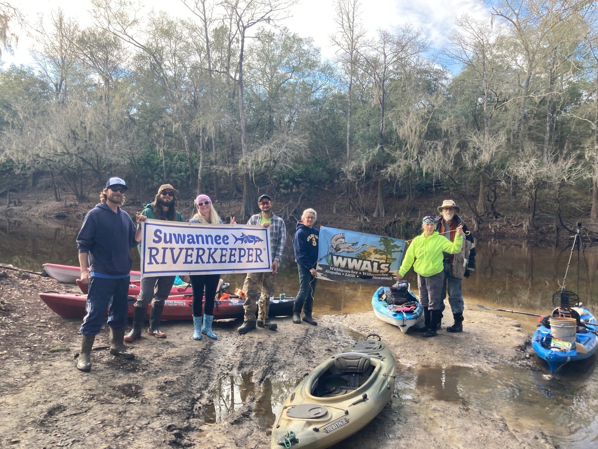 Starting Banners at Knights Ferry Boat Ramp; Photo: Gretchen Quarterman