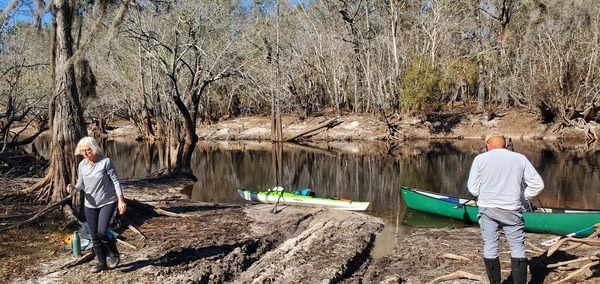 Shirley and TJ lunching at Three Steps Landing, 12:48:12, 30.7158033, -82.5097852