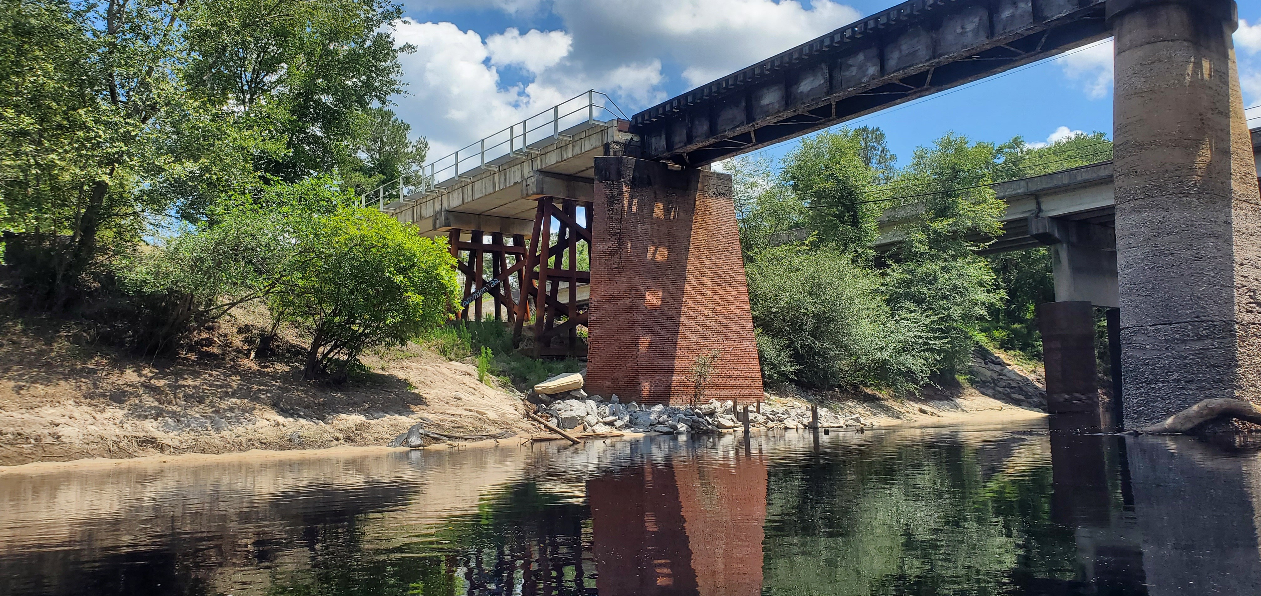 Norfolk Southern Railroad Bridge, left bank, 14:34:47, 30.3265531, -82.7382252