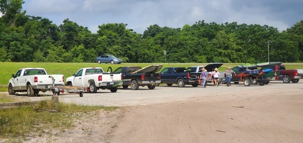 Paddlers preparing for Suwannee Chainsaw Cleanup, 10:19:13, 30.6821438, -82.5597992