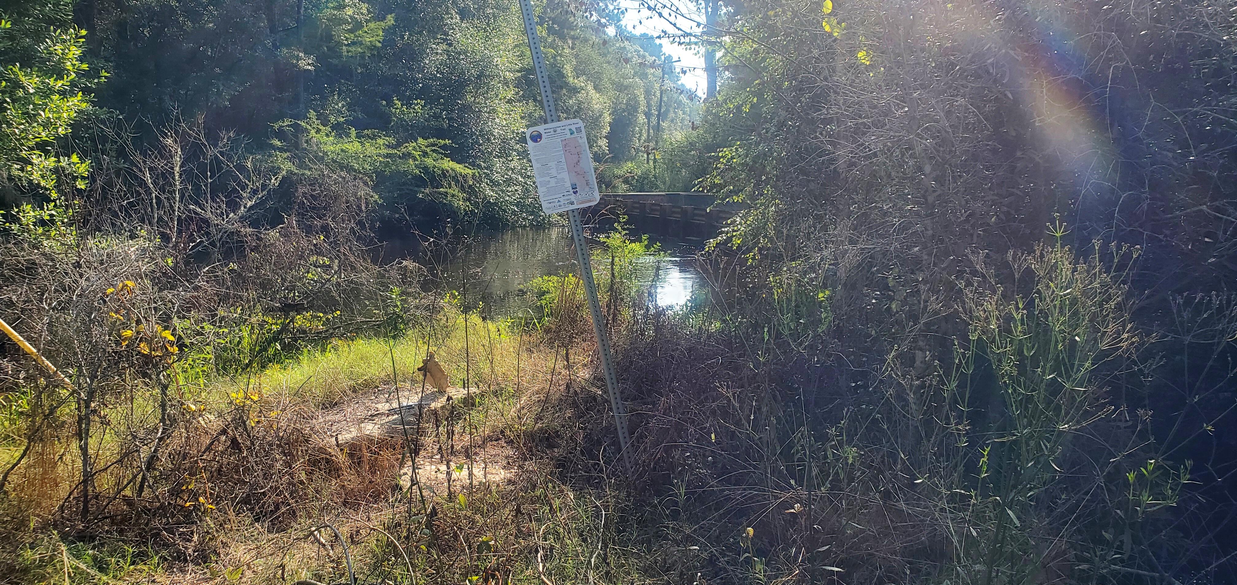 Before: Only one sign, tilted signpost