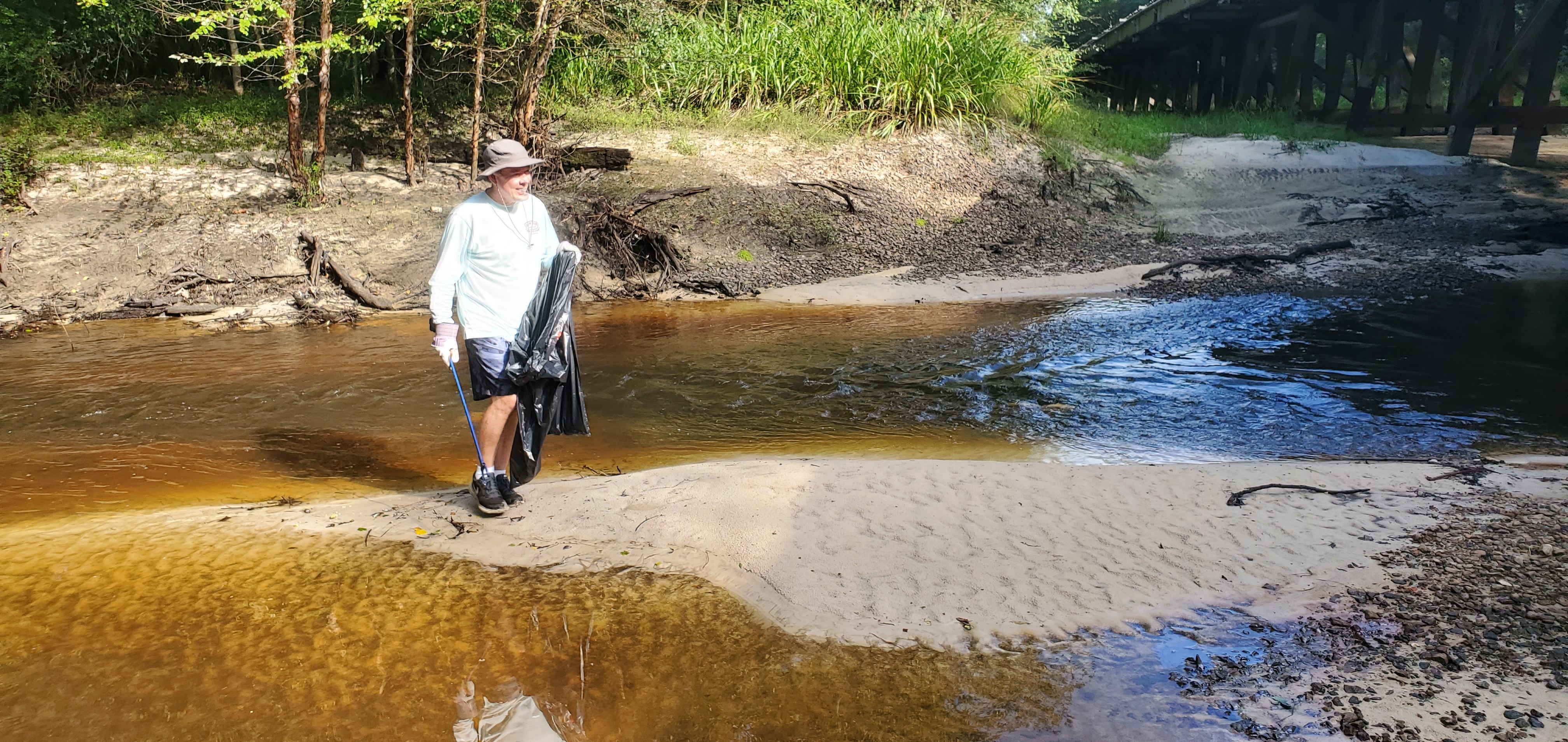 Mayor on a sand bar, 09:37:17, 30.8630768, -83.3216087