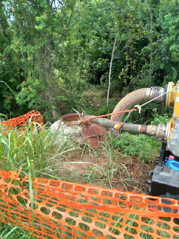 Pumping the manhole