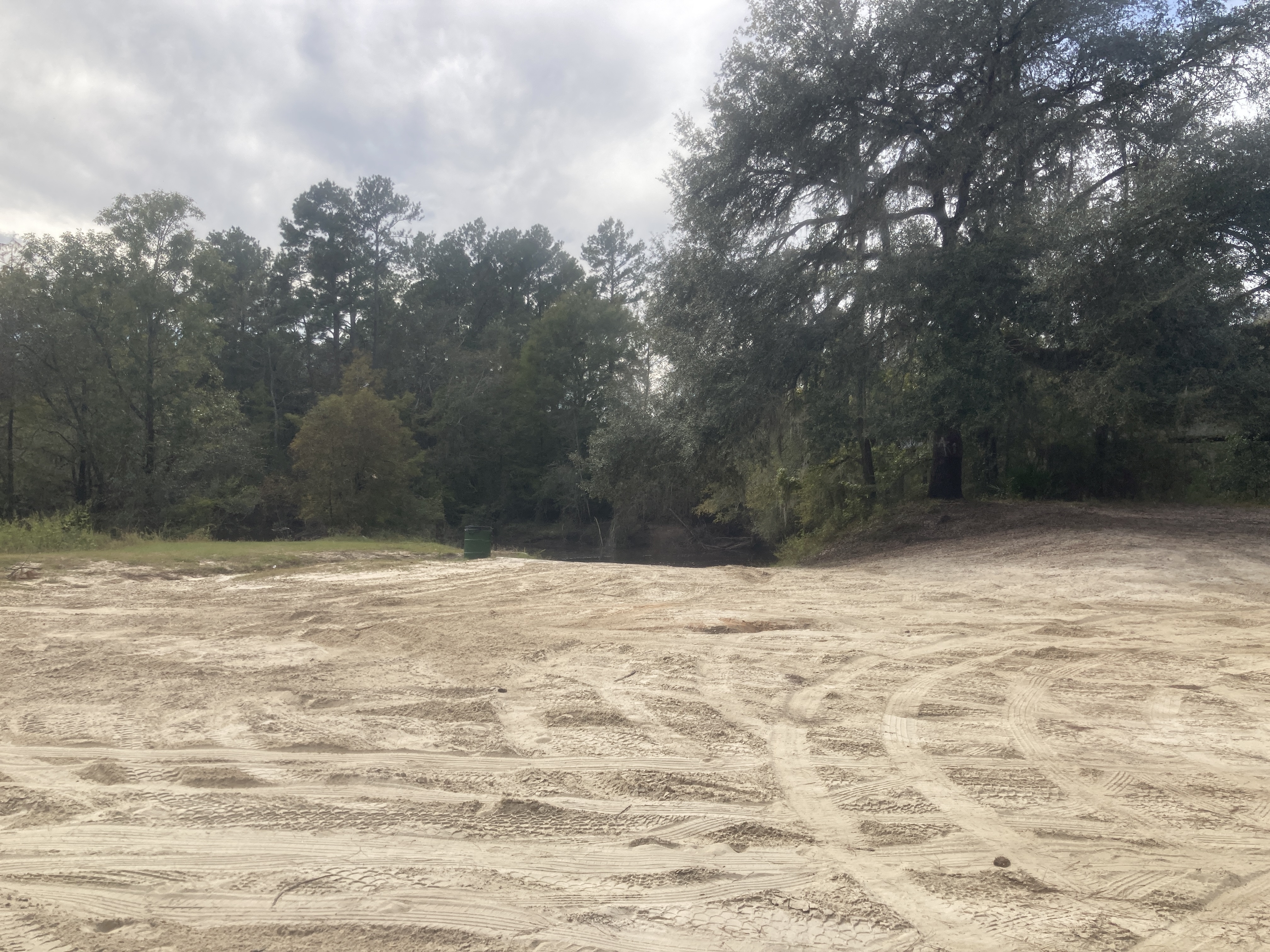 Parking, Nankin Boat Ramp, Withlacoochee River 2023-10-19