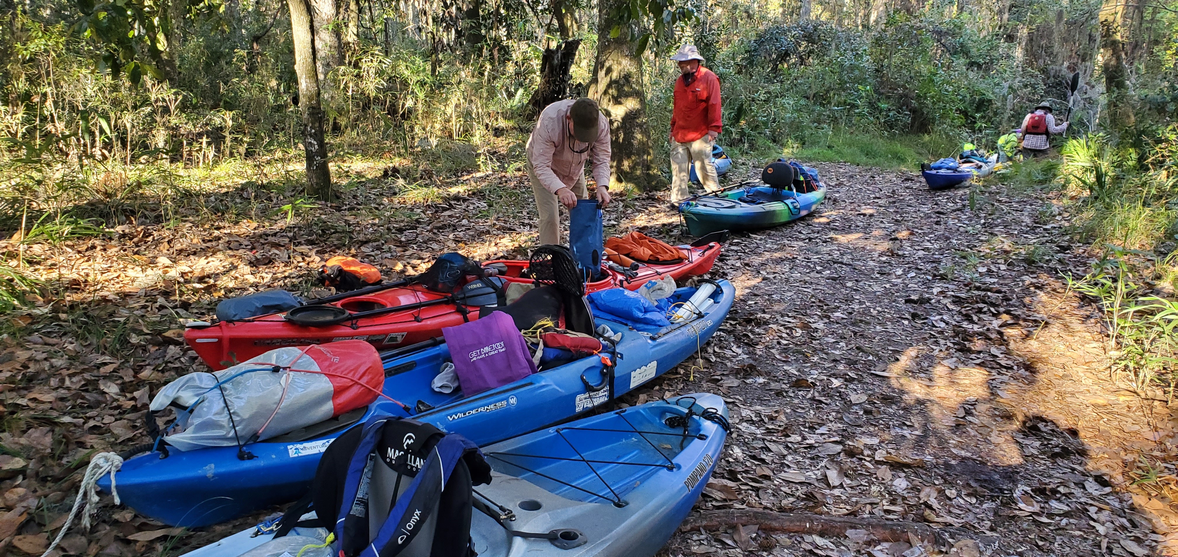 Loading boats, 08:50:12, 30.8563076, -82.2678899