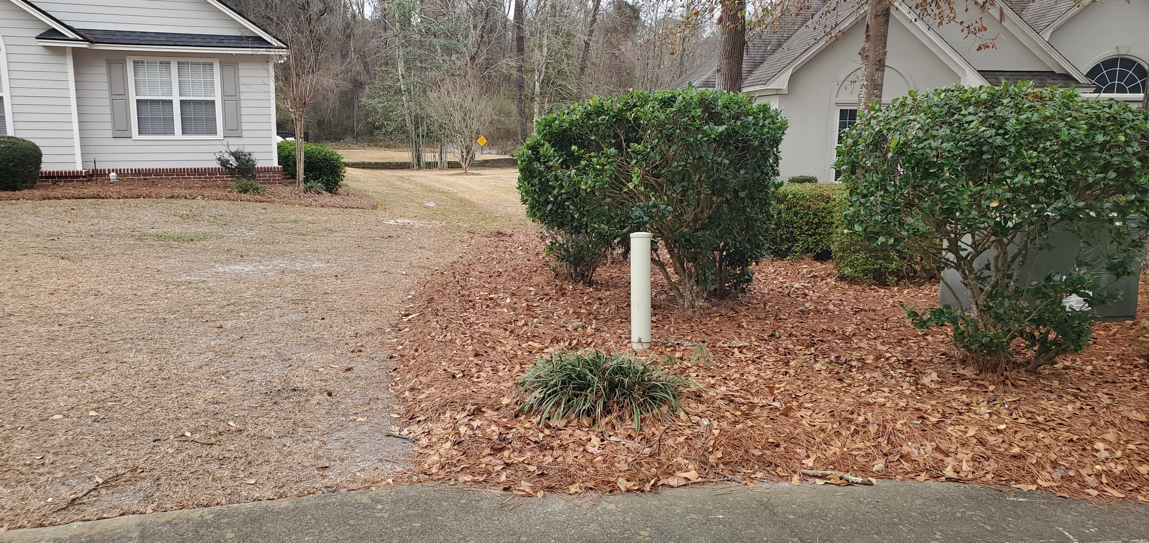 Spill sign visible behind 215 Knob Hill Road, 12:21:37, 30.8769653, -83.3135840