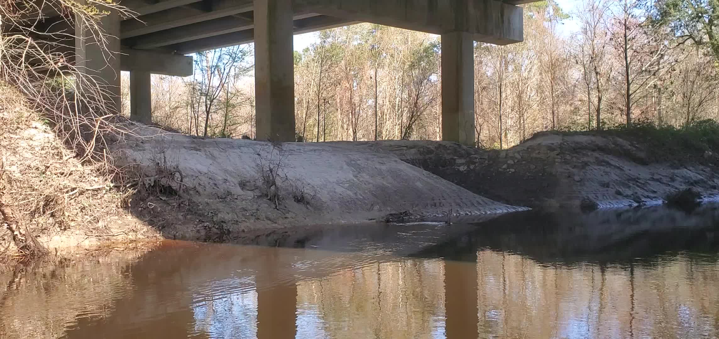 Movie: Not recommended to take out under the GA 133 Bridge, 30.8492531, -83.3405393 (36M)