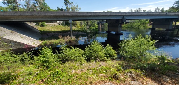 [Suwannee River up the ramp and under the US 41 bridge, 11:58:51, 30.3256871, -82.7393160]