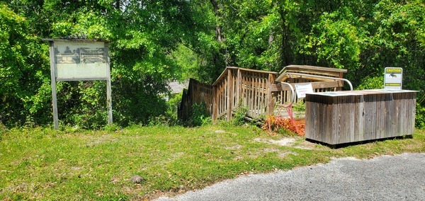 [Entrance closed to White Sulphur Springs Spring House, 12:32:52, 30.3297608, -82.7602317]