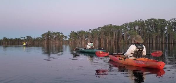 Movie: Pink moon rising over Banks Lake (90M)