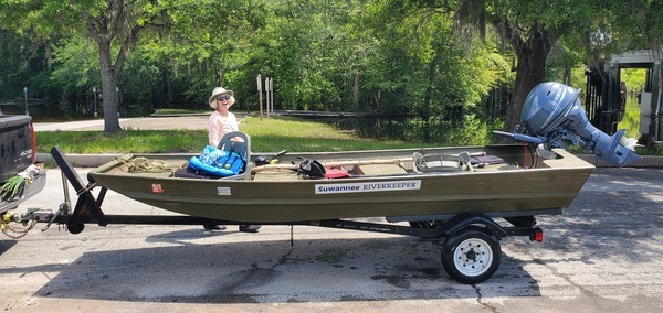 [Shirley Kokidko with Suwannee Riverkeeper vessel, 12:03:52, 30.6825714, -82.5606519]