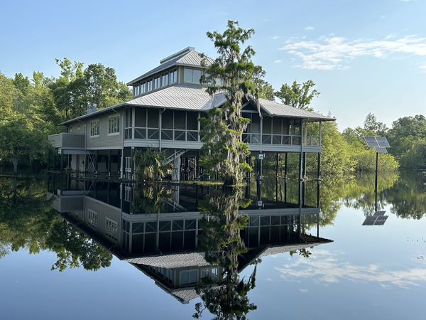 [Suwannee River Visitor Center --Shirley Kokidko, 09:05:22, 30.6819611, -82.5605861]