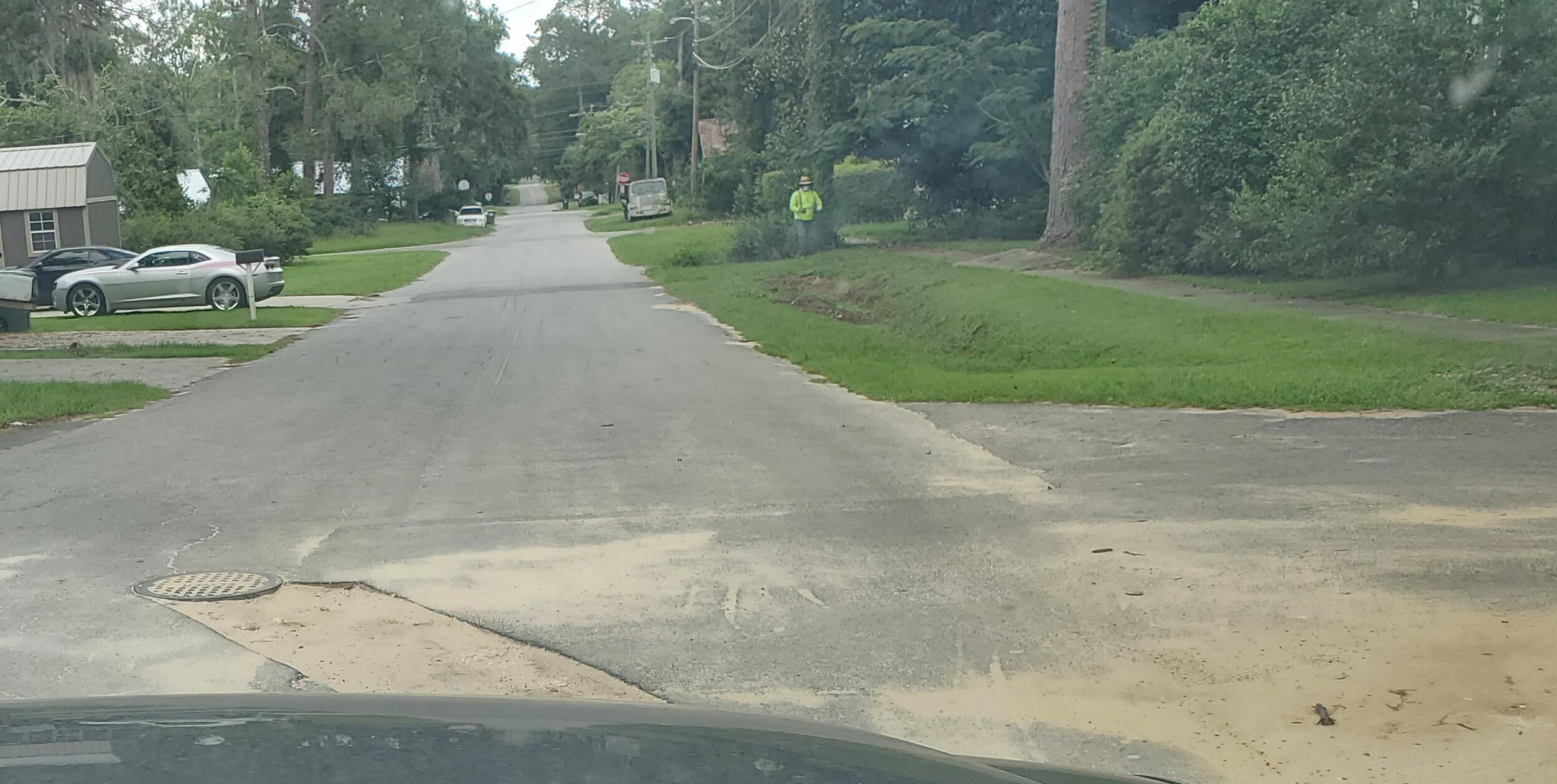 Digging to manhole center intersection Bartow & Culpepper, 11:40:43, 2024:07:05, 30.7886049, -83.5590587